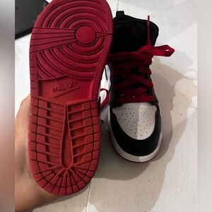 Only worn one time. Nike Air Jordan 1